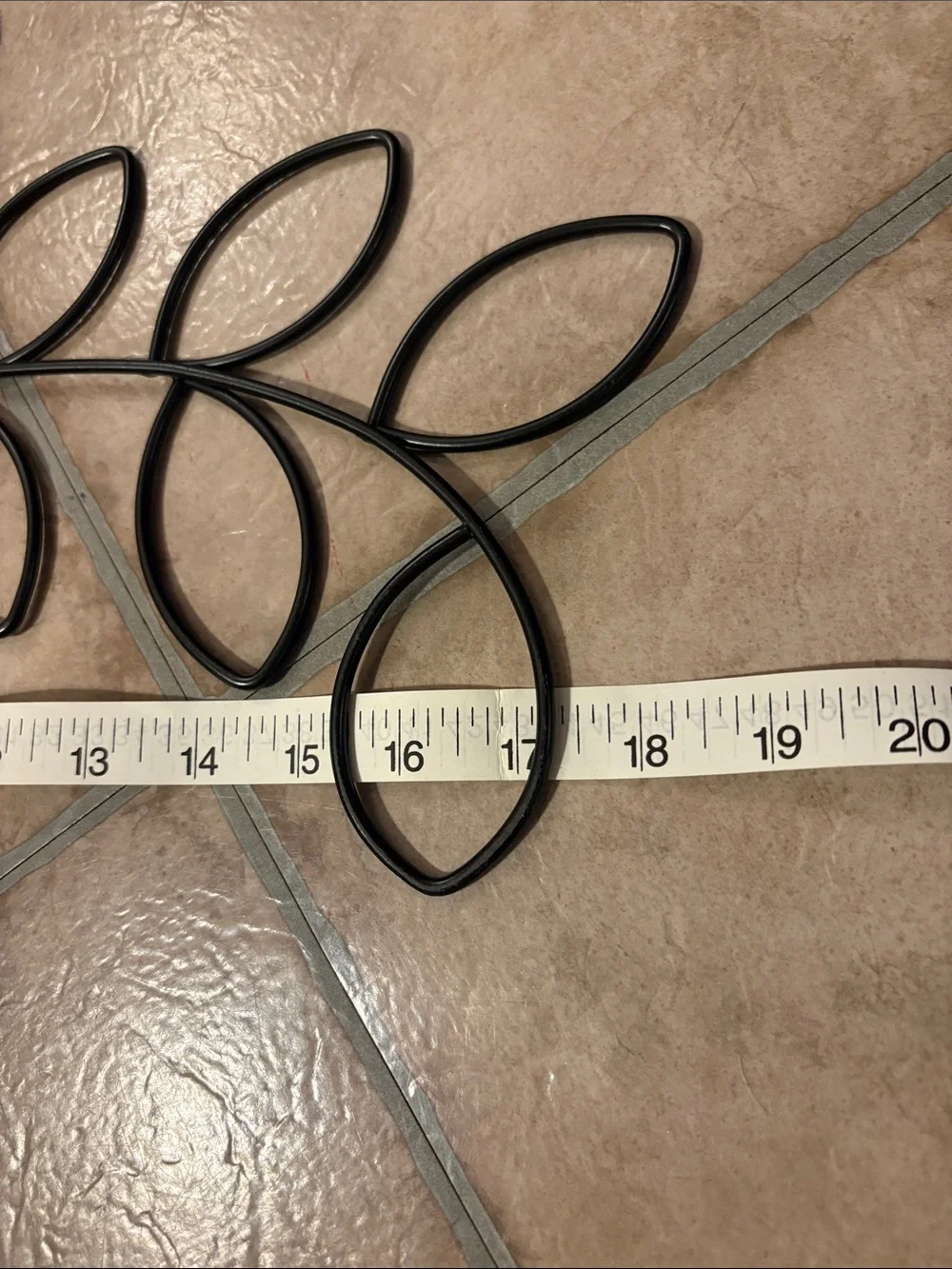 Black Metal Leaf accessory hanger